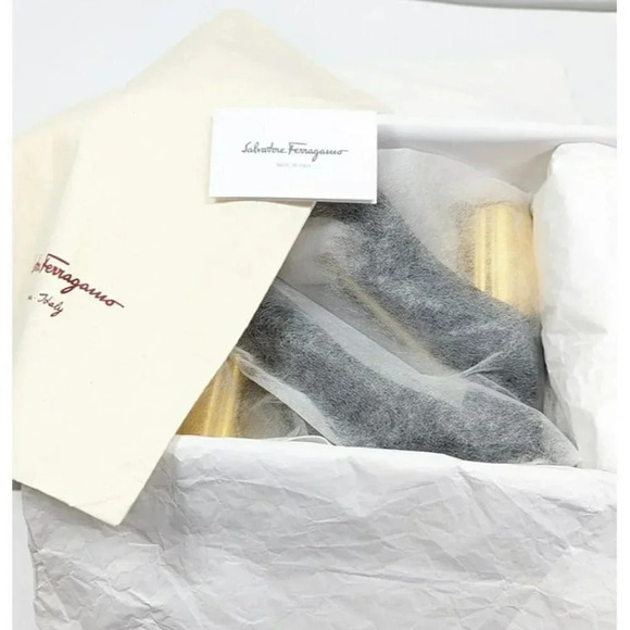 Salvatore Ferragamo Capua 85 Women's Flower Heel Satin Pump Size 7.5 (MSRP $850) - Picture 11 of 12